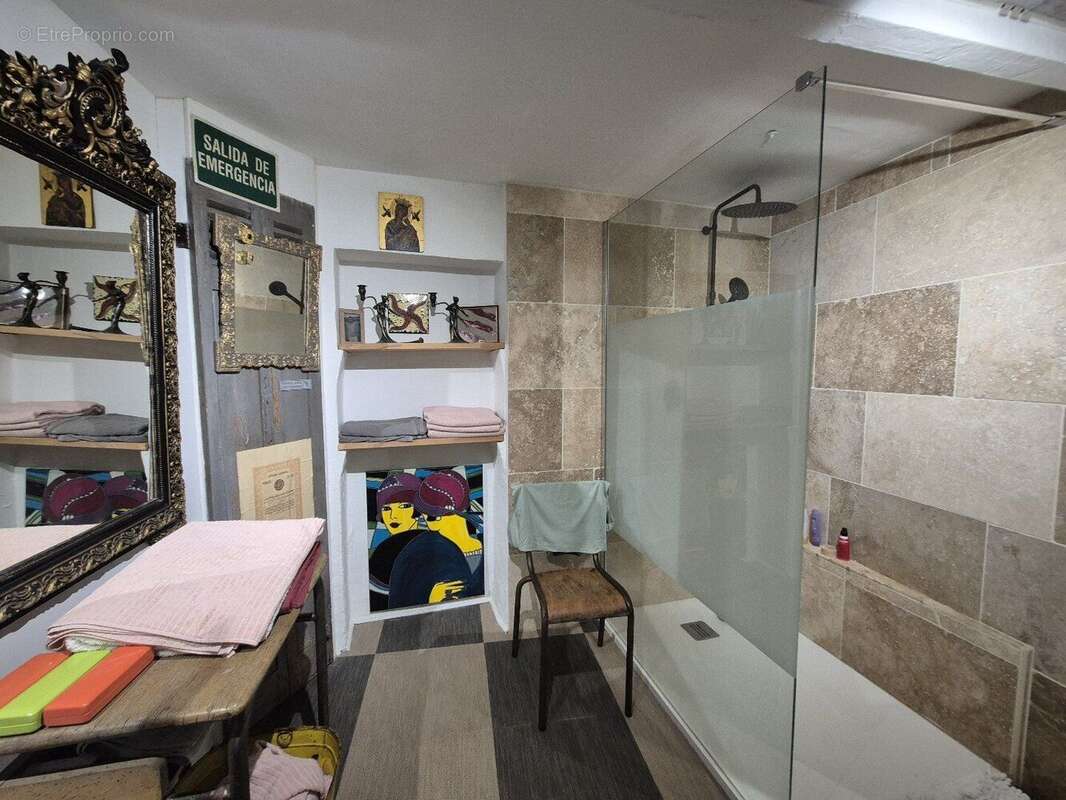Appartement d'artiste T3 - Centre historique, Béziers (97 m²) terrasse sur le toit, partagé - photo 7