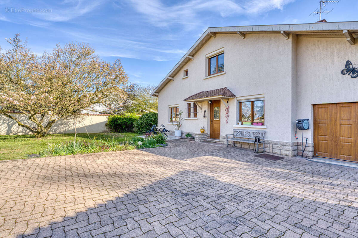 Maison à VILLETTE-D'ANTHON