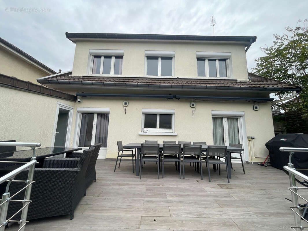 Maison à LIVRY-GARGAN