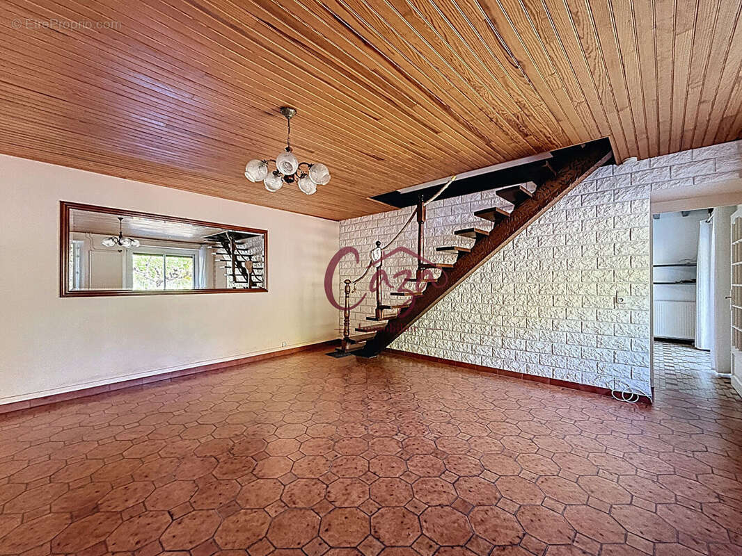 Maison à CAMBLANES-ET-MEYNAC