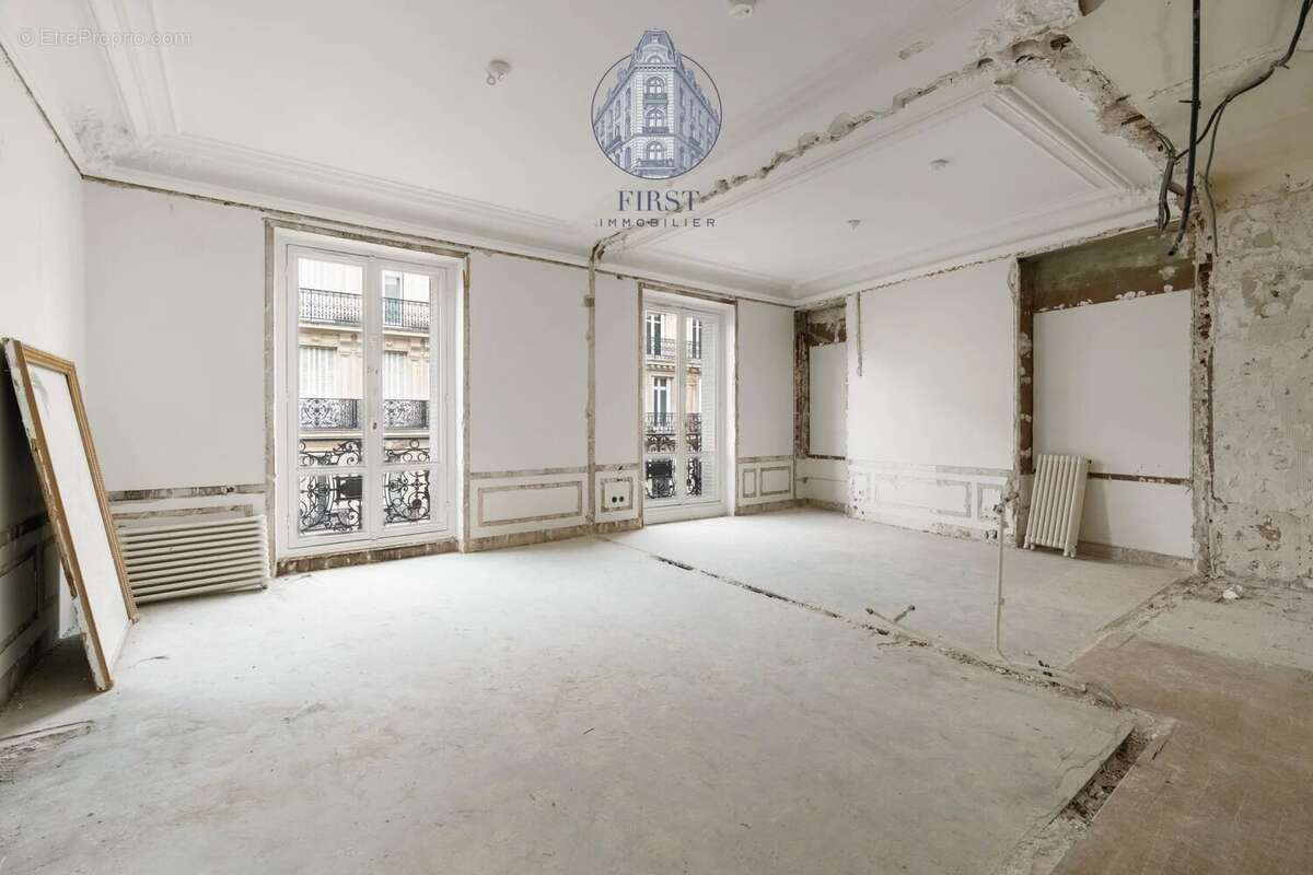 Appartement à PARIS-8E