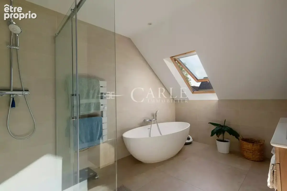 Villa avec piscine entre Décines et Chassieu - photo 16