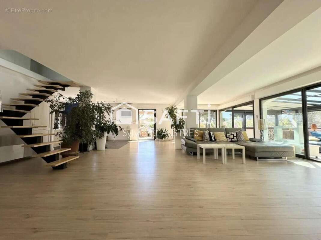 Photo 6 - Maison à VALERGUES