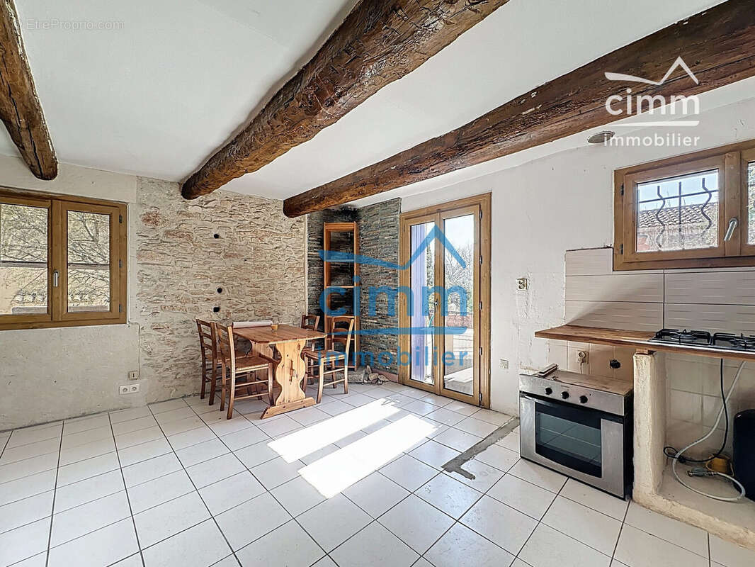 Maison à VILLES-SUR-AUZON