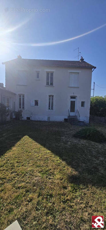 Maison à SAINTE-FEYRE