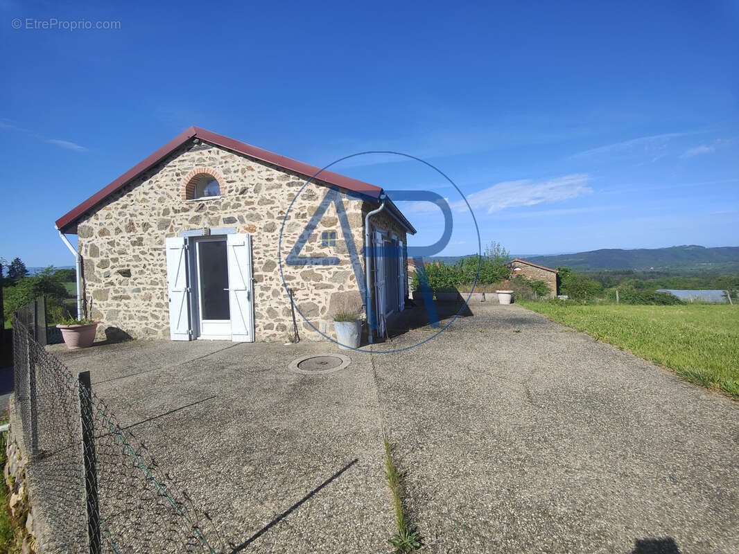 Maison à CHASSAGNES