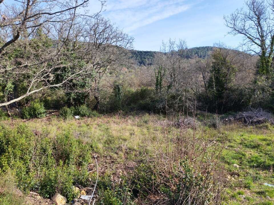 Terrain à BESSE-SUR-ISSOLE