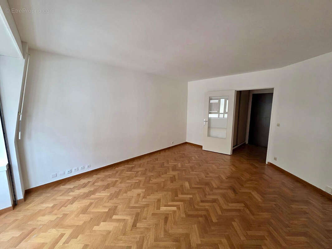 Appartement à PARIS-12E