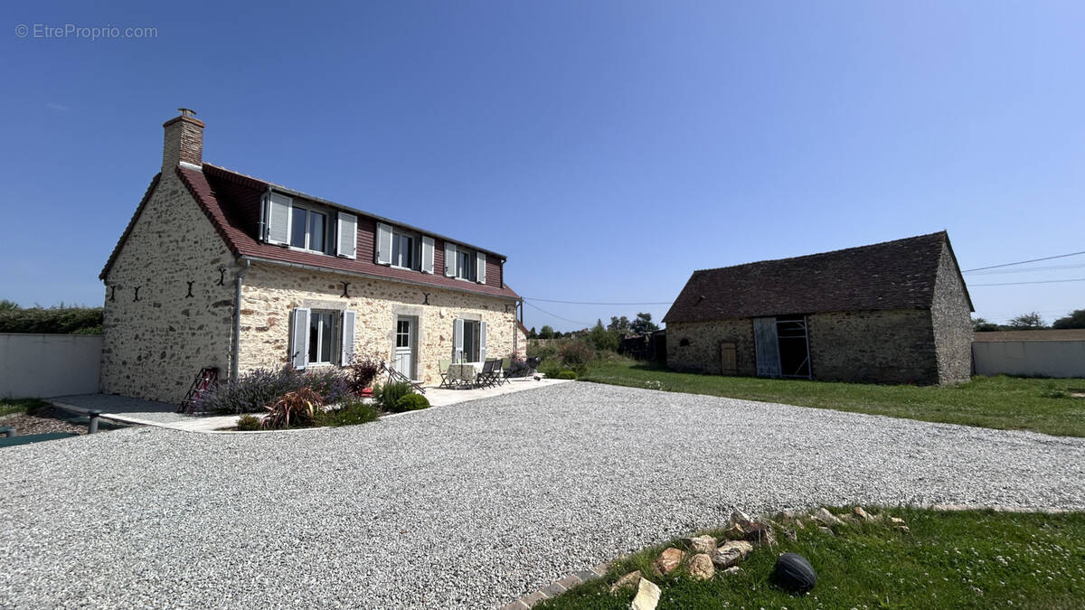 Maison à SARGE-LES-LE-MANS