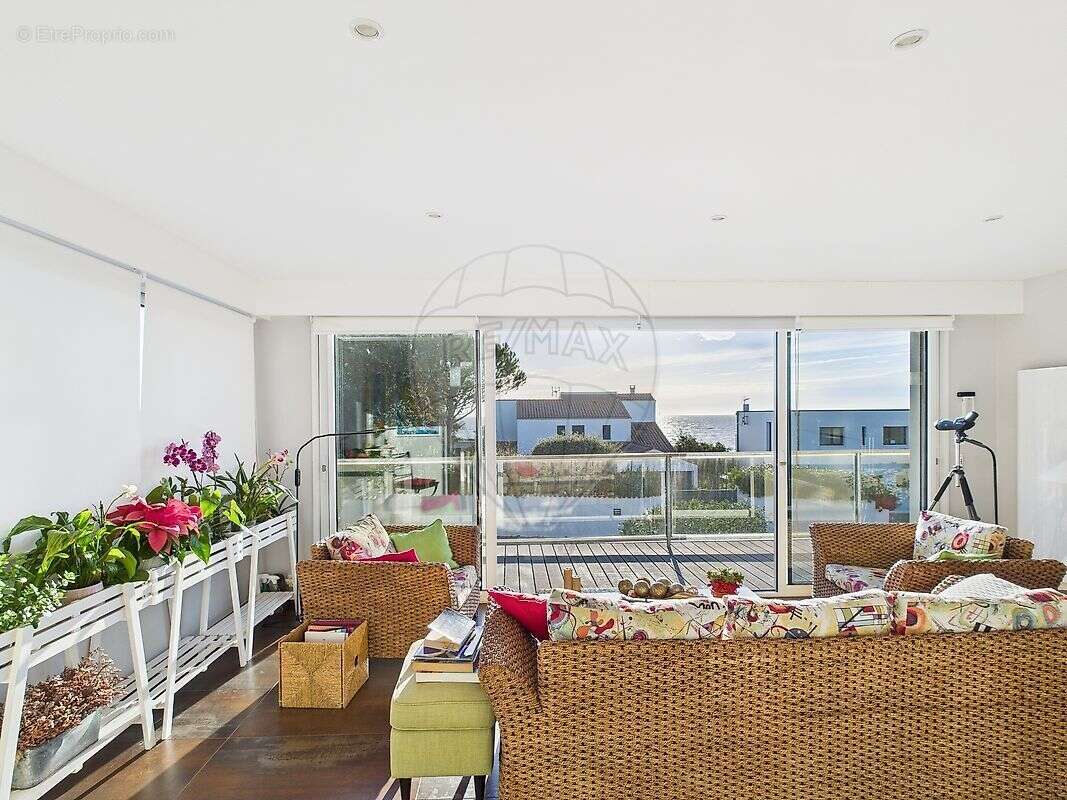 Maison à VAUX-SUR-MER