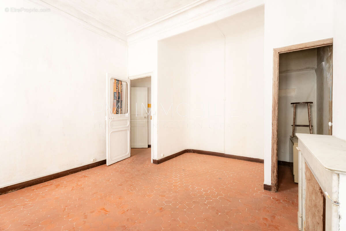Appartement à MARSEILLE-2E