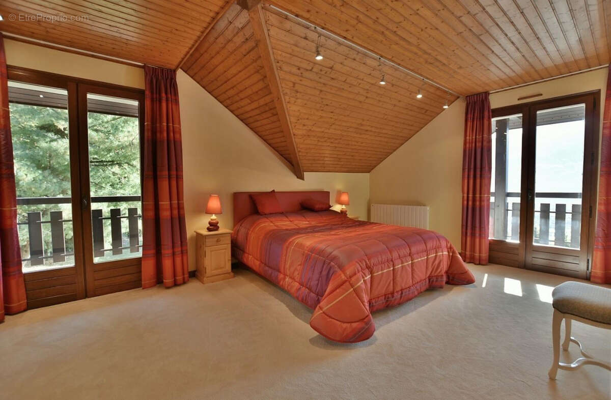 Maison à CHATILLON-SUR-CLUSES