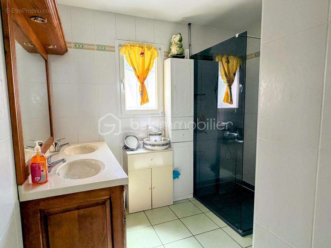 Propriété avec maison de plain-pied et son studio et son beau terrain de 3333 mètres avec piscine de 9X4 à l'abri des regards - photo 20