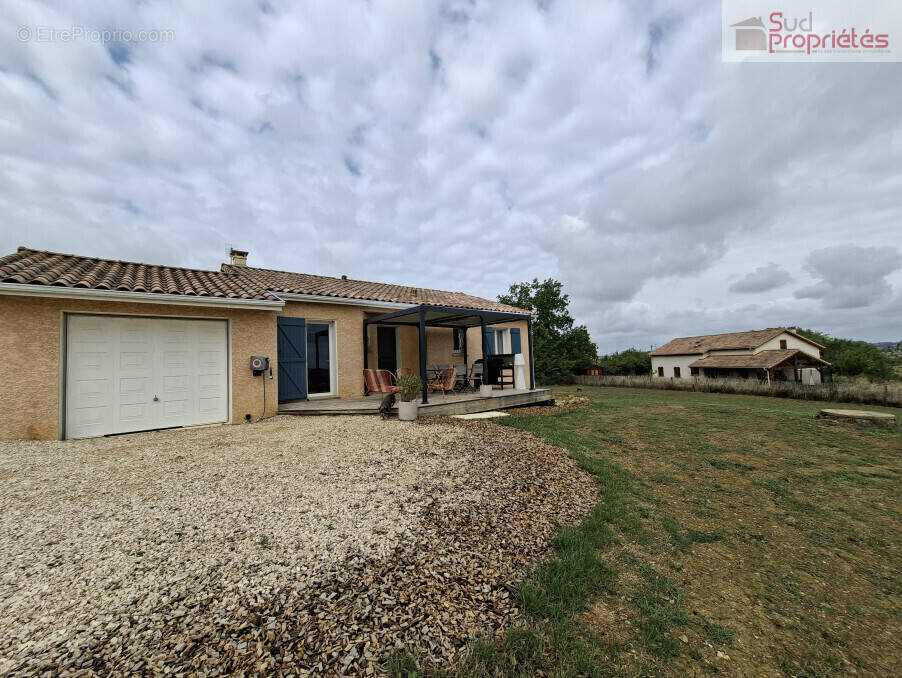 Maison à AURIGNAC