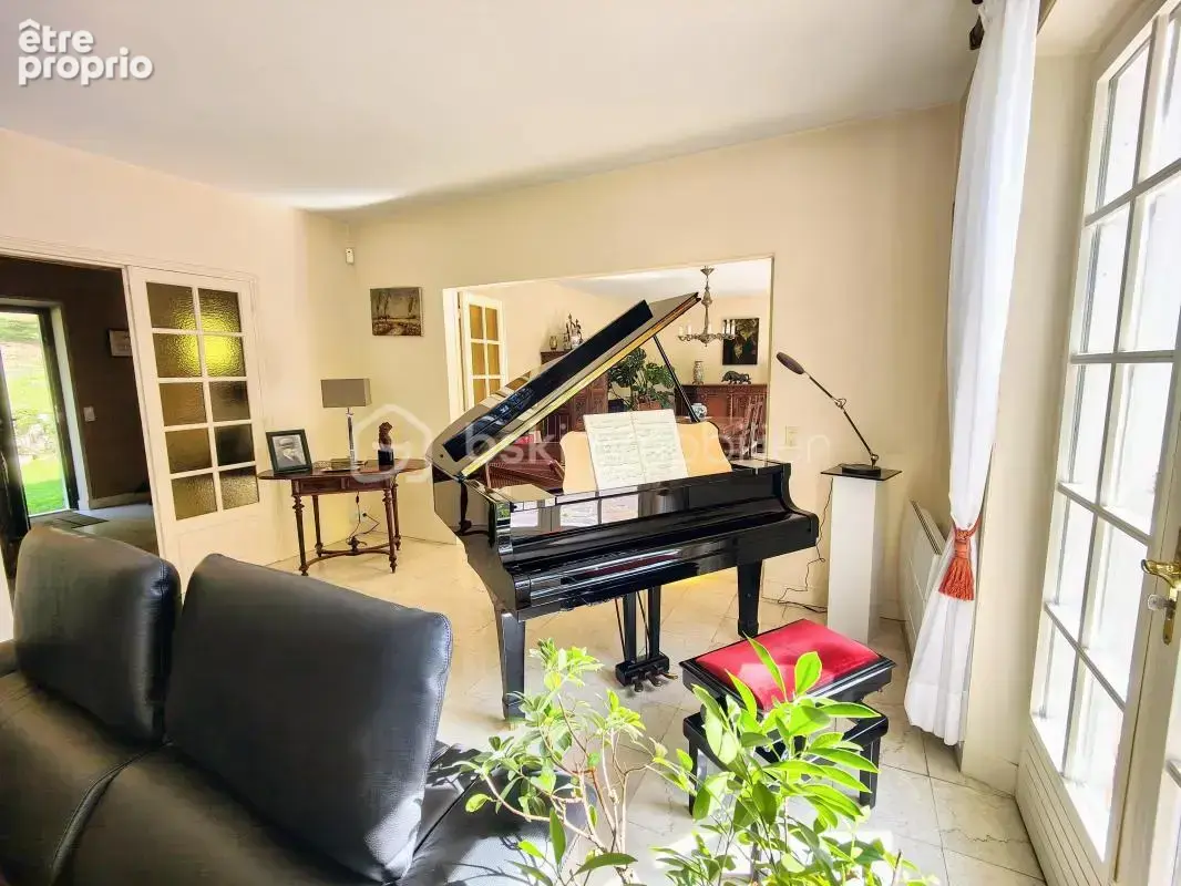Maison d'exception dans un parc boisé privé avec tennis - photo 12