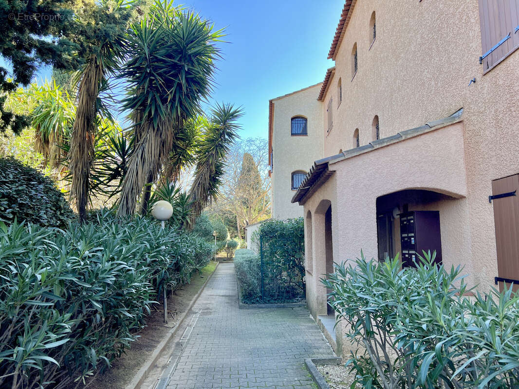 Appartement à SIX-FOURS-LES-PLAGES