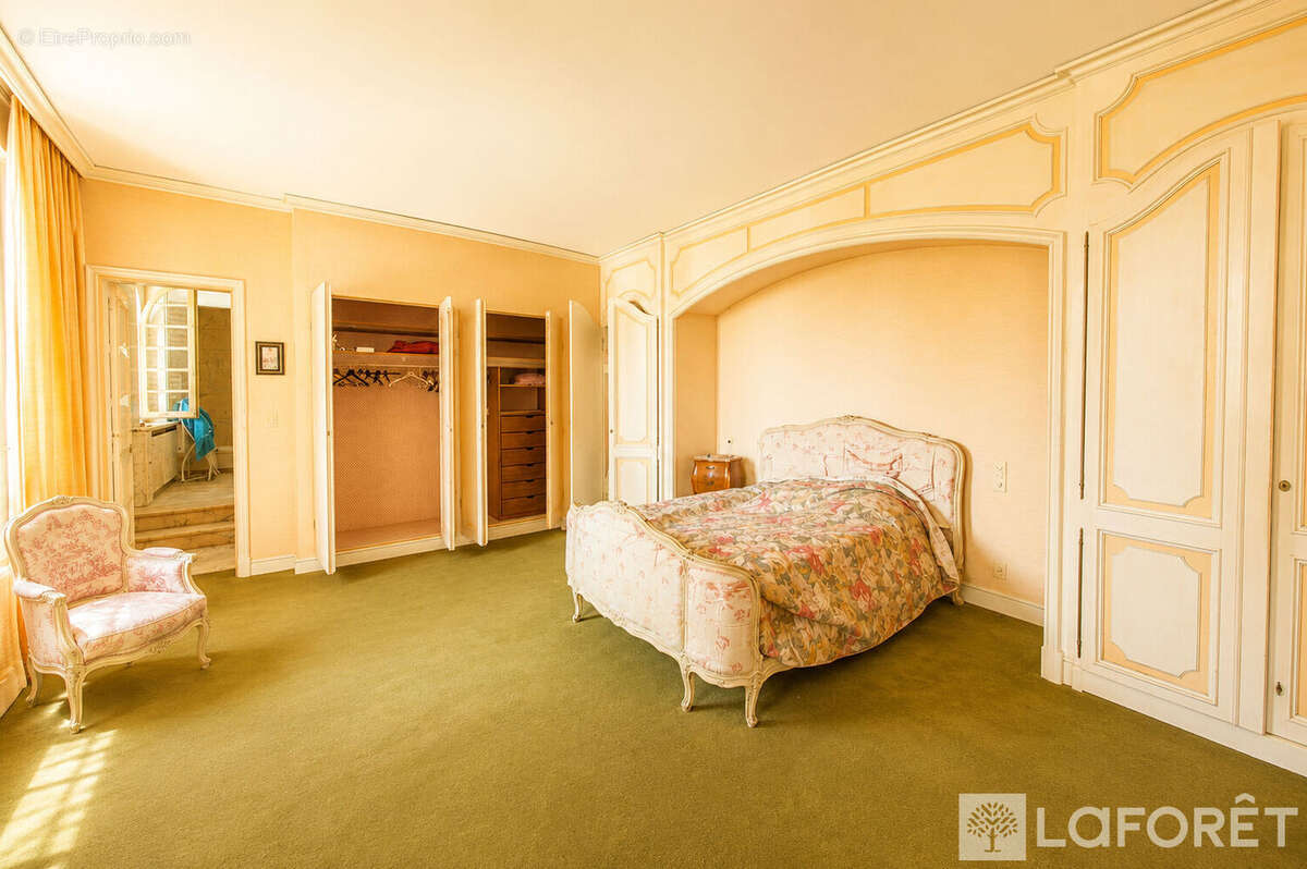 Borgo Propriété de 550 m² à rénover Terrain 3 600 m² - photo 10