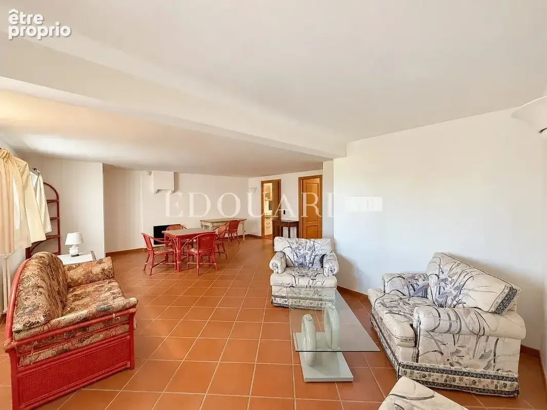 Dans un domaine privé et sécurisé, à vendre villa de prestige avec vue panoramique sur la Principauté de Monaco - photo 13