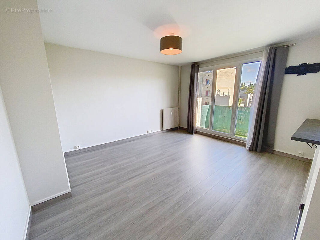 Appartement à SAINT-MAUR-DES-FOSSES