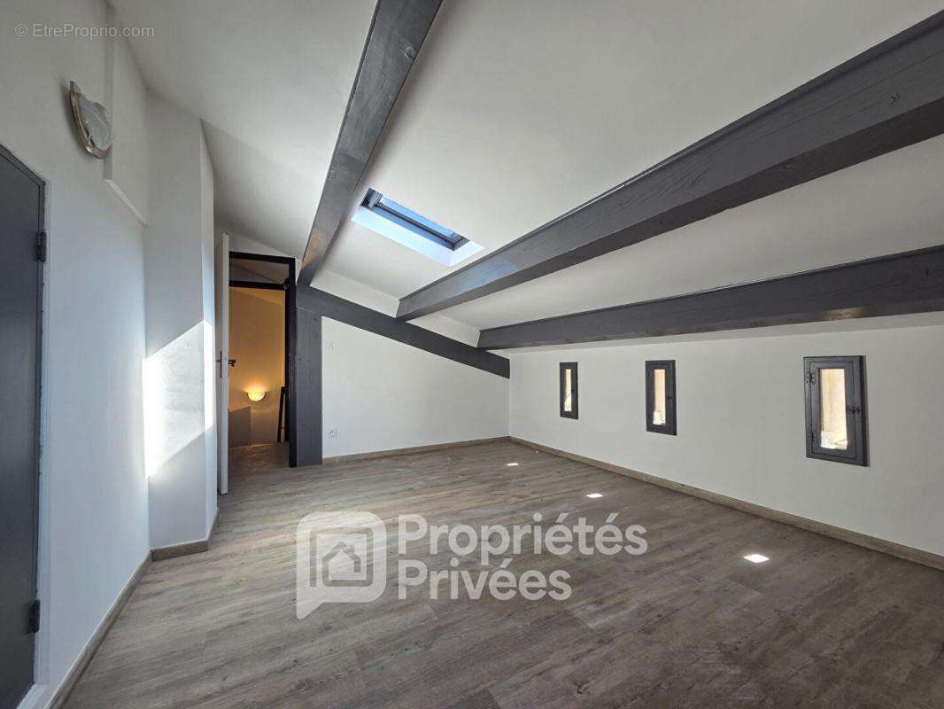 Maison à MONTELIMAR