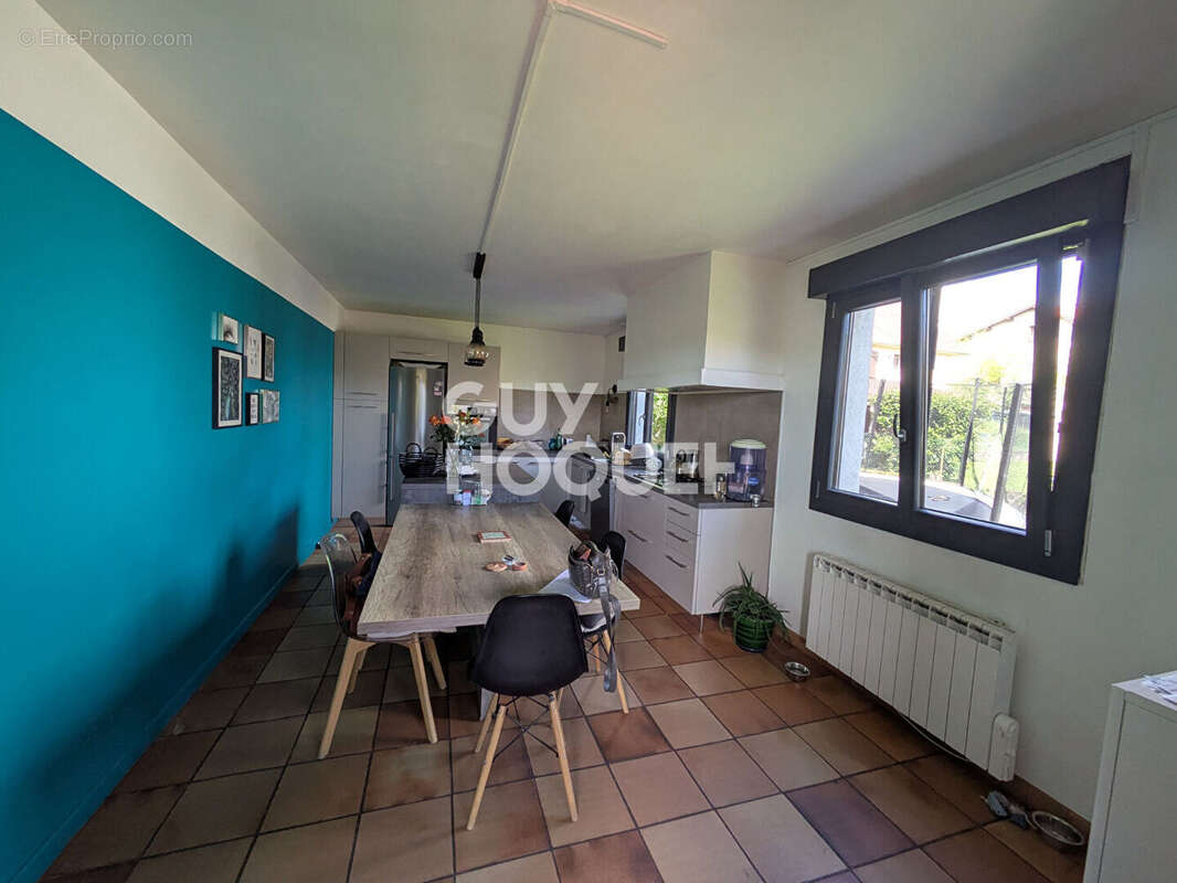 Maison spacieuse à vendre à Cahors - 5 chambres, 190 m² - photo 4