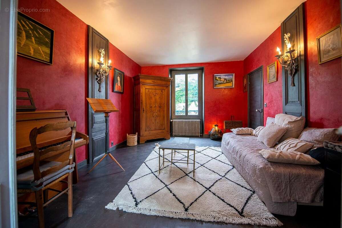 Maison à SAINT-MAUR-DES-FOSSES