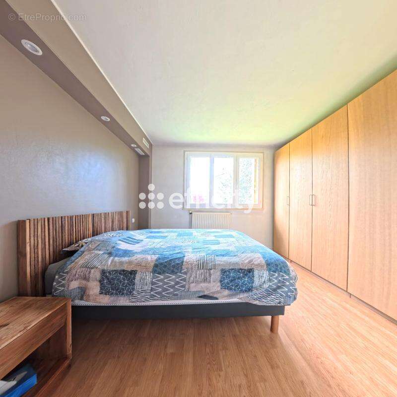 Appartement à VERRIERES-LE-BUISSON