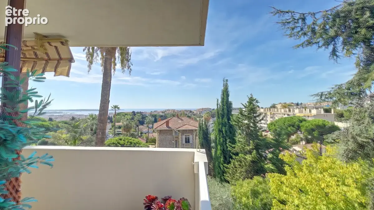CANNES à vendre 3 pièces vue mer de 76 m2 en dernier étage avec 54 m2 de terrasses cave et 2 parkings sous-sol - photo 17