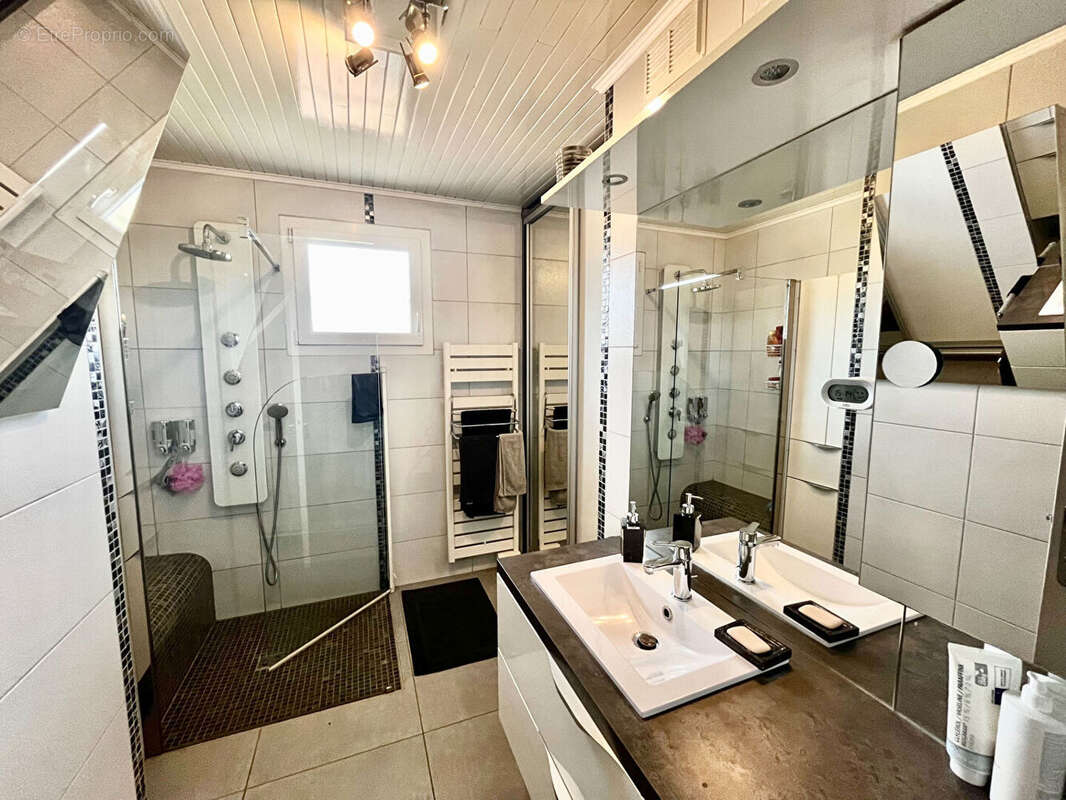 Maison à VILLETTE-D&#039;ANTHON