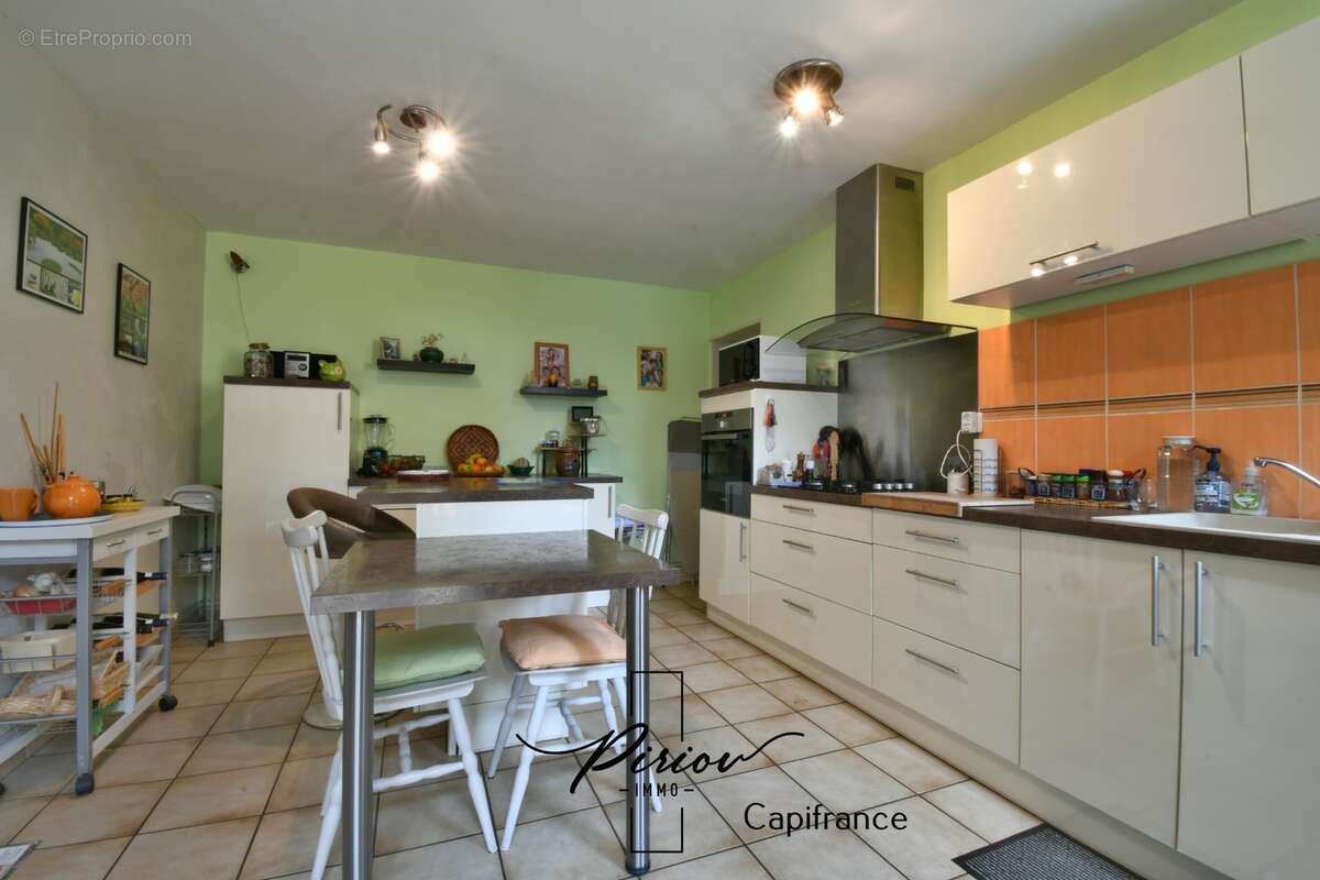 Propriété 5 chambres, dépendances, proche commerces et services - photo 19
