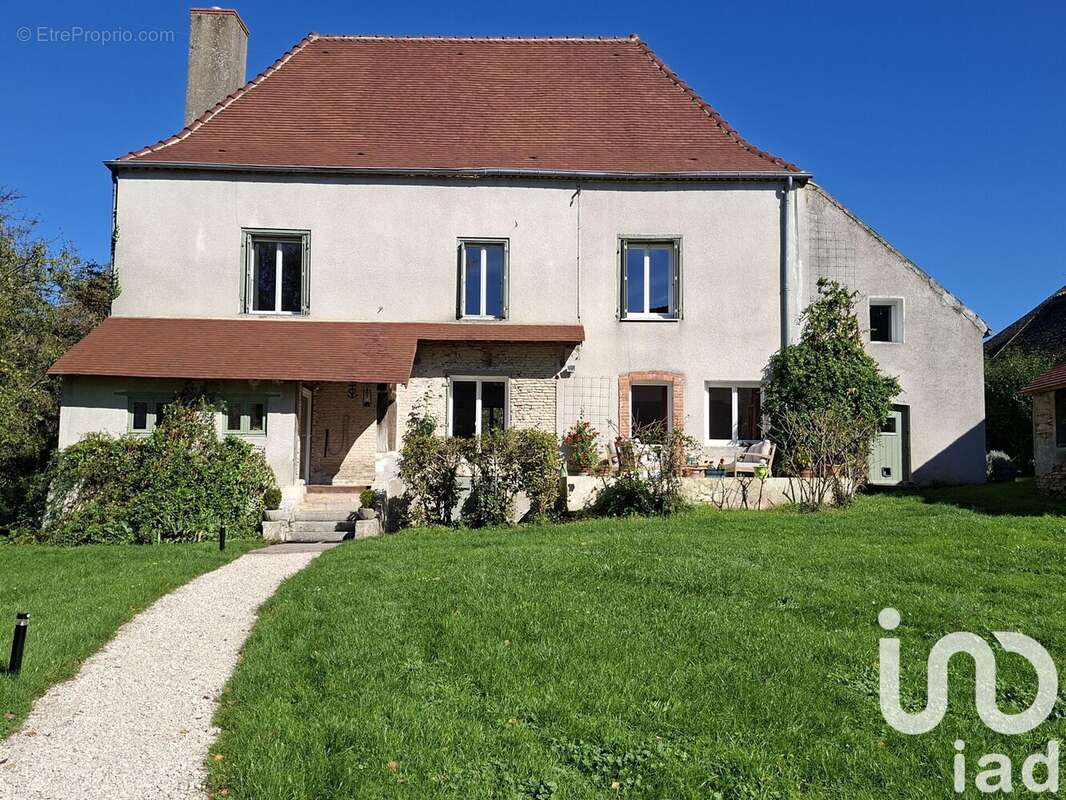 Maison 240 m² à Verdun-Sur-Le-Doubs  - photo 3