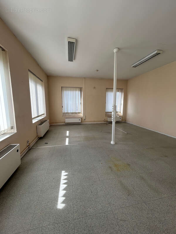 Commerce à CHAUMONT