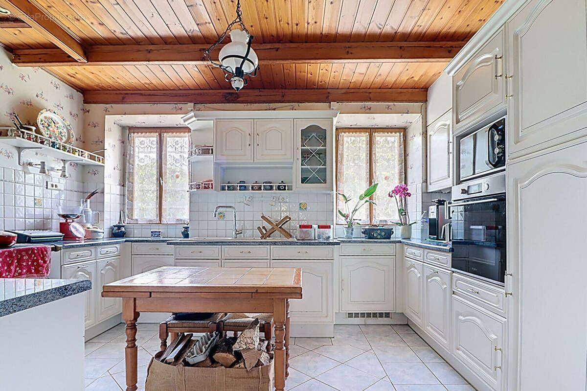 Maison familiale avec jardin 5 chambres - Plain-pied - Sainte-Soulle - photo 5