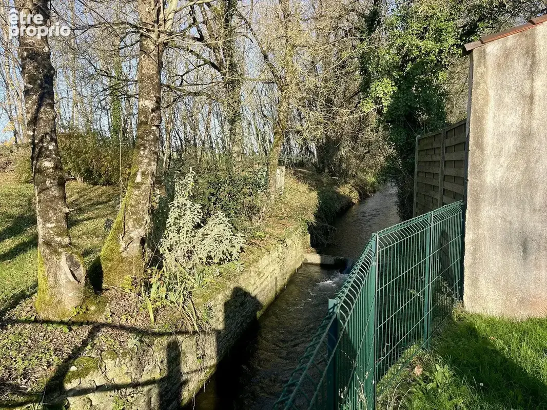 Ensemble de 2 maisons, 135 m² et 65 m², 3 km d'AULNAY et tous commerces, cadre très joli - photo 3