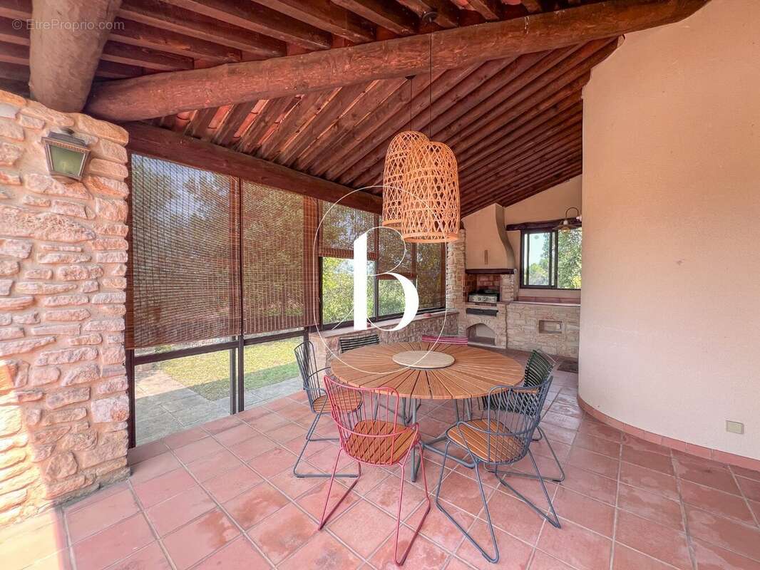 Maison 180 m² à Sabran  - photo 6