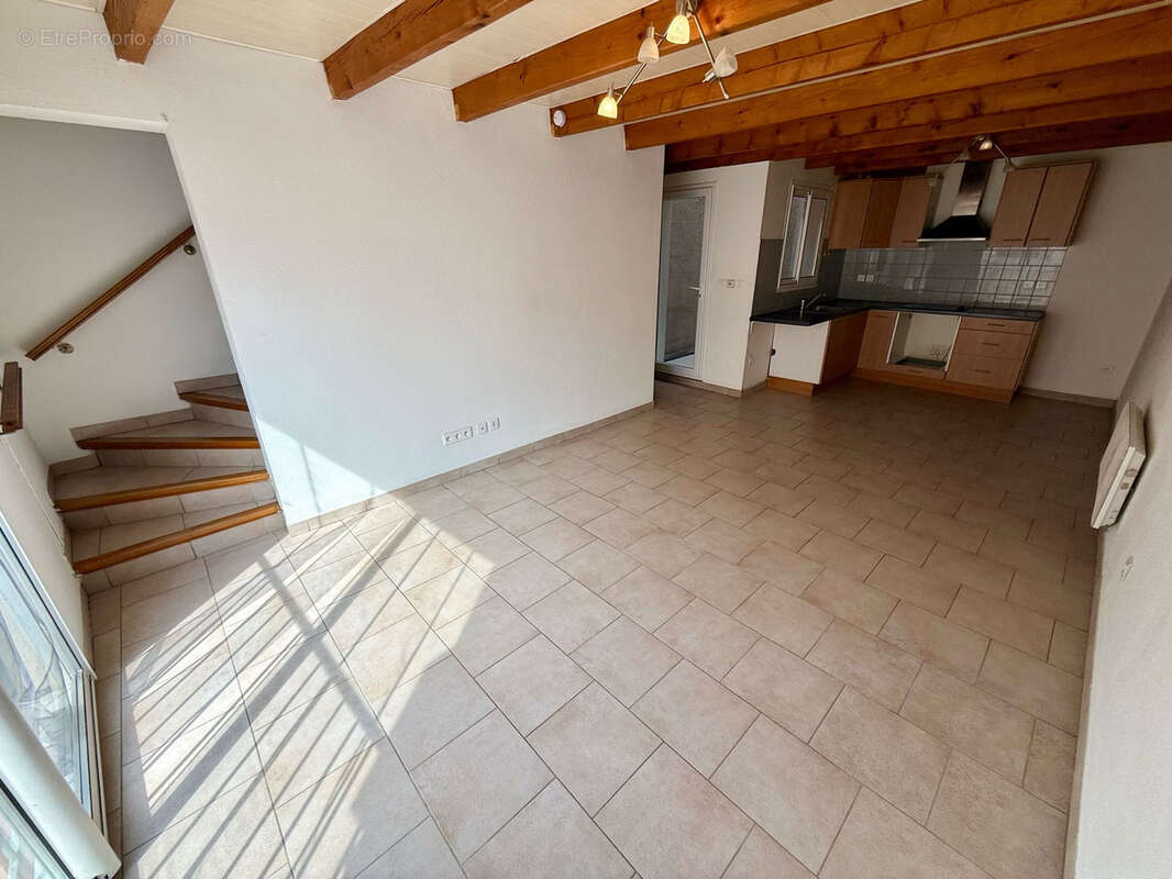 Maison de village avec garage dans le centre de Pia - photo 2