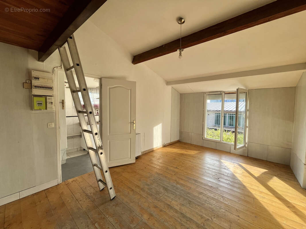 Appartement 22 m² à Gagny  - photo 4