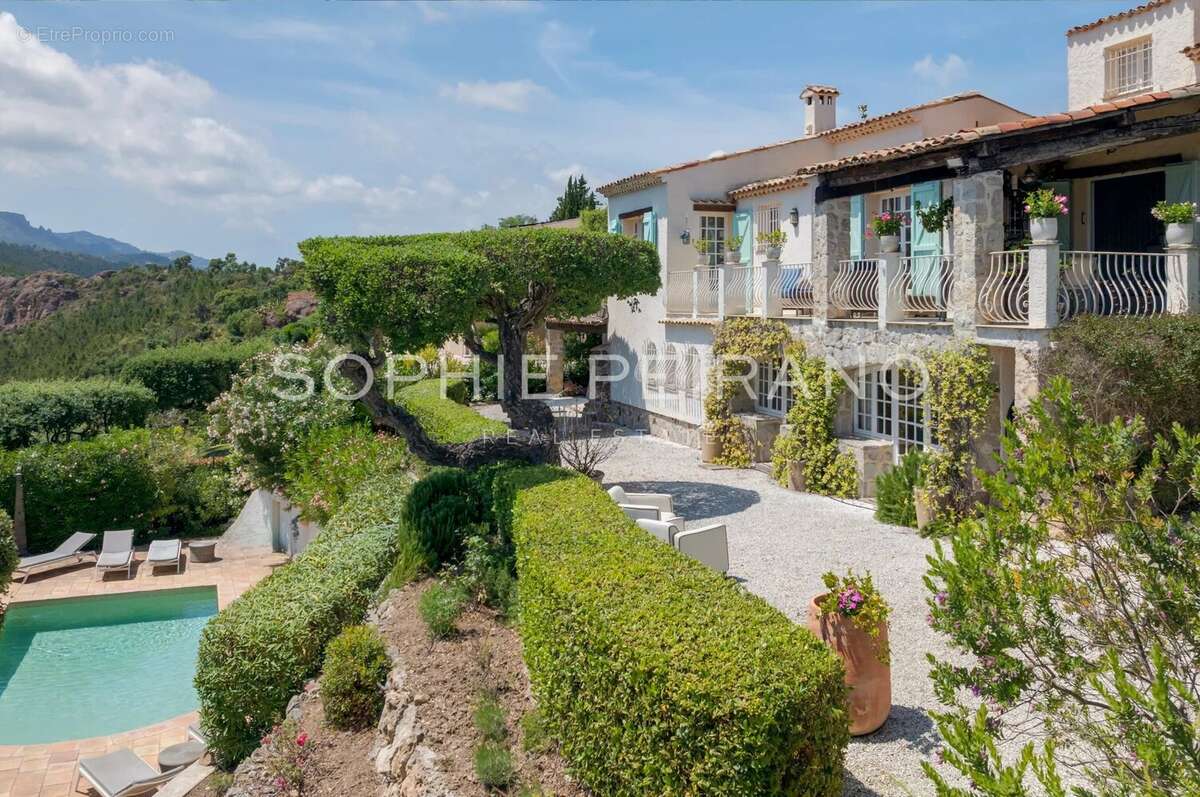 Maison à MANDELIEU-LA-NAPOULE