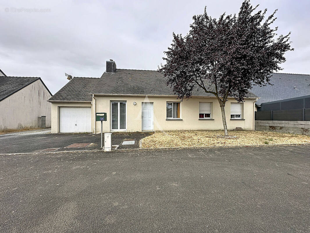 Maison à CANTENAY-EPINARD