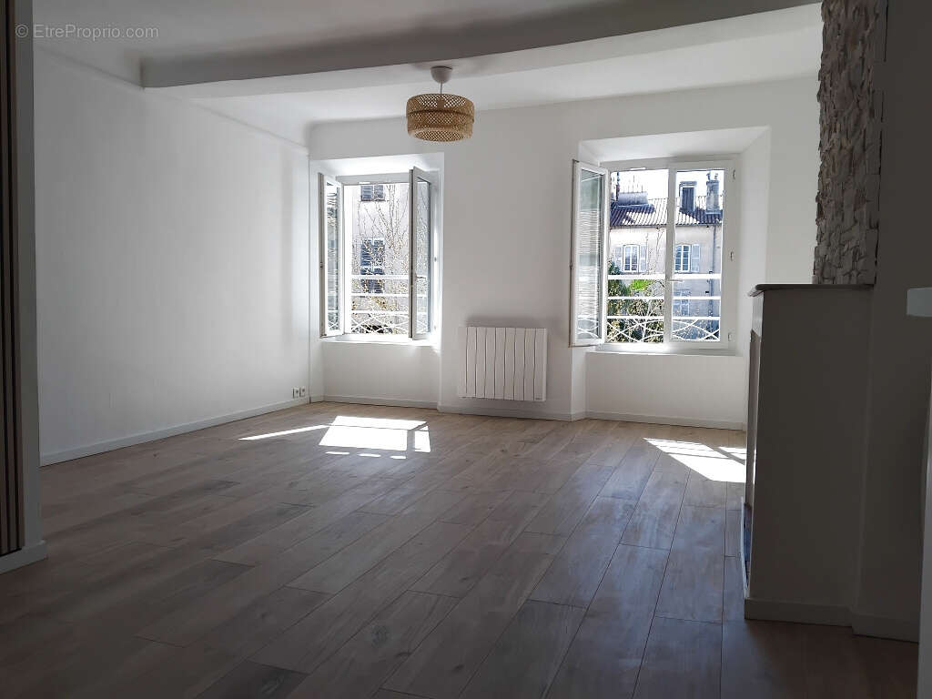 T3 dernier etage vue chateau proche place clemenceau et maintenon - photo 8