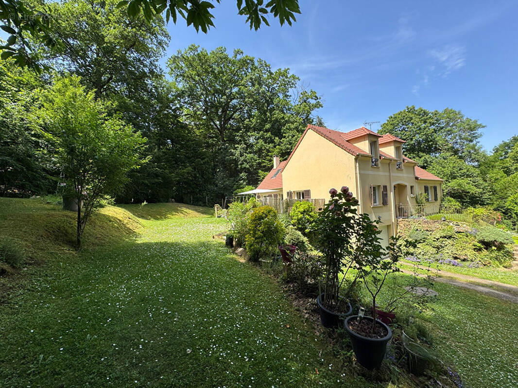 Maison à LES MESNULS