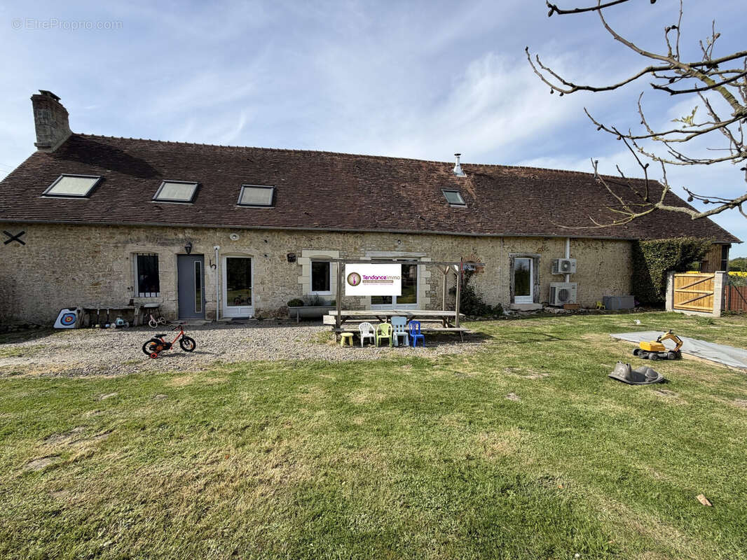 Maison à LE MELE-SUR-SARTHE