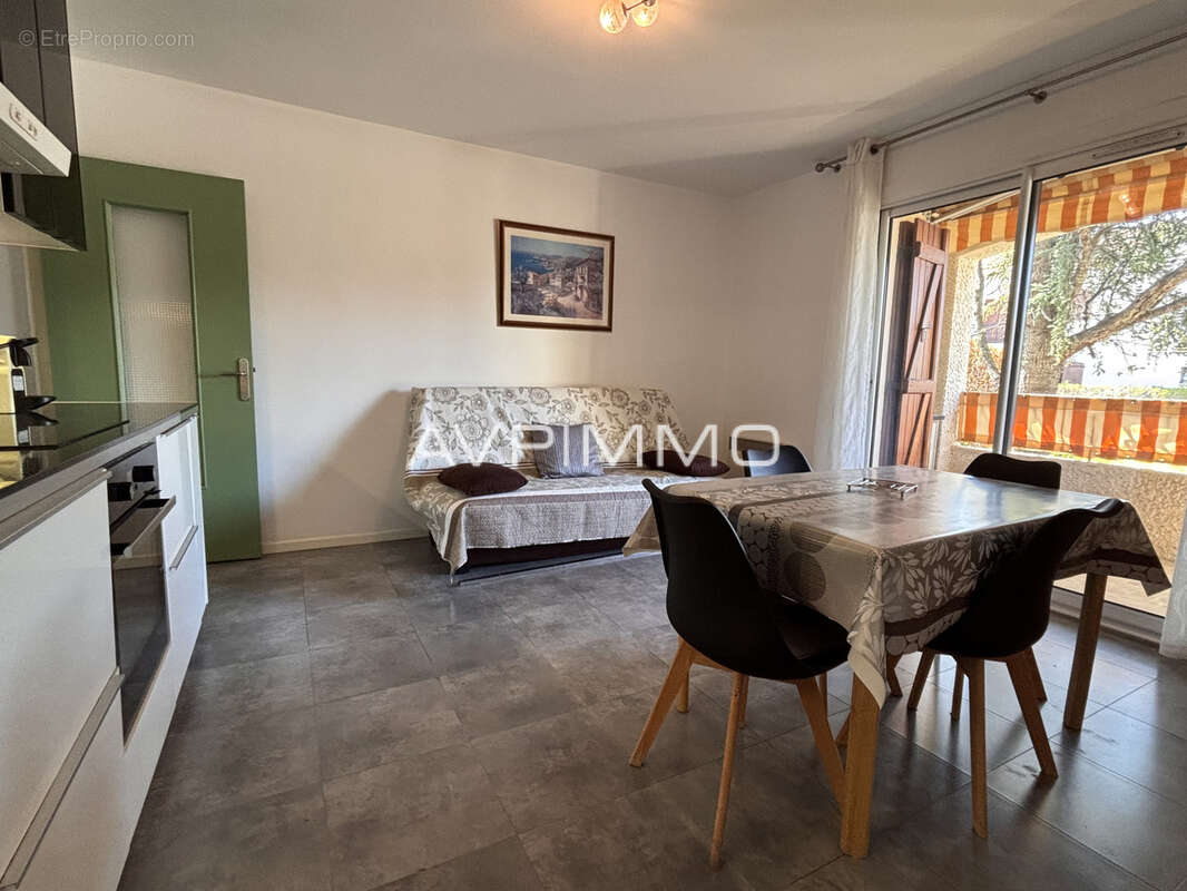 Appartement à SAINT-CYR-SUR-MER