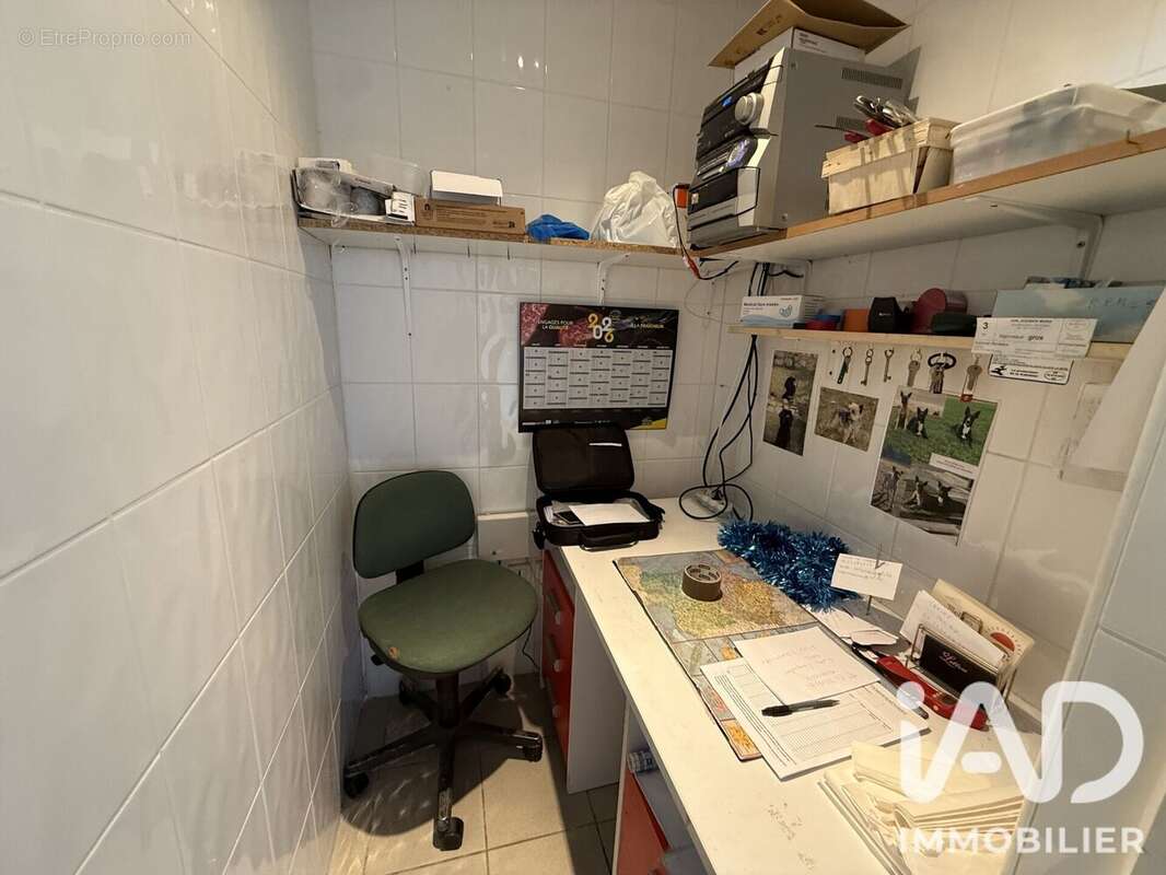Commerce 55 m² à Pechbonnieu  - photo 6