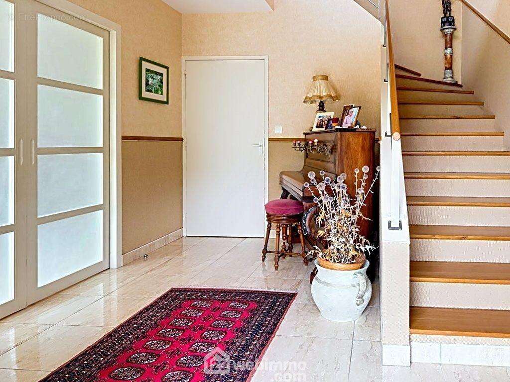 Maison 235 m² à Cholet  - photo 4