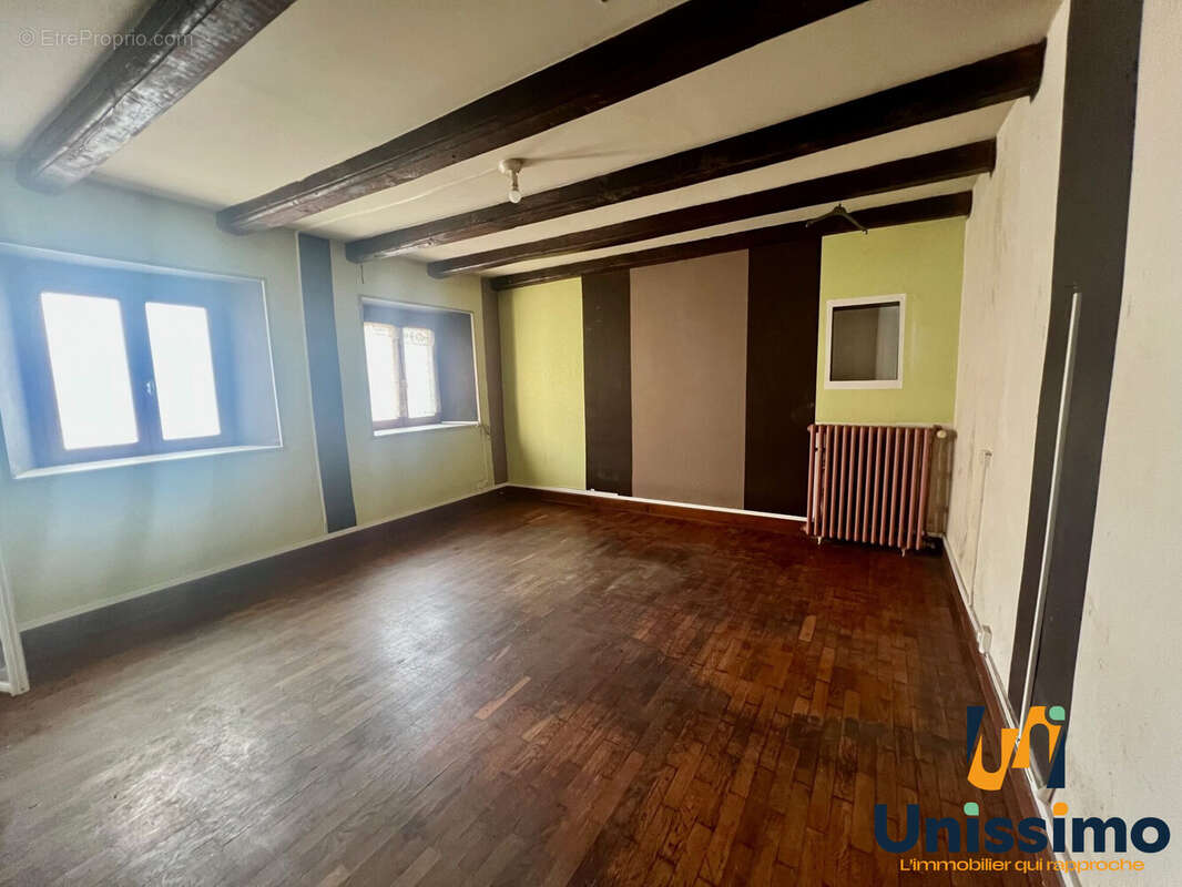 Appartement à ISSANS