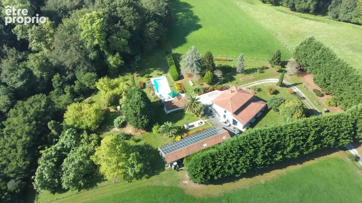 Propriété avec 3 logements, 7 hectares agricoles, piscine et dépendances à Saint-Martin-de-Seignanx  223 m²  À 15 min de Bayon - photo 24