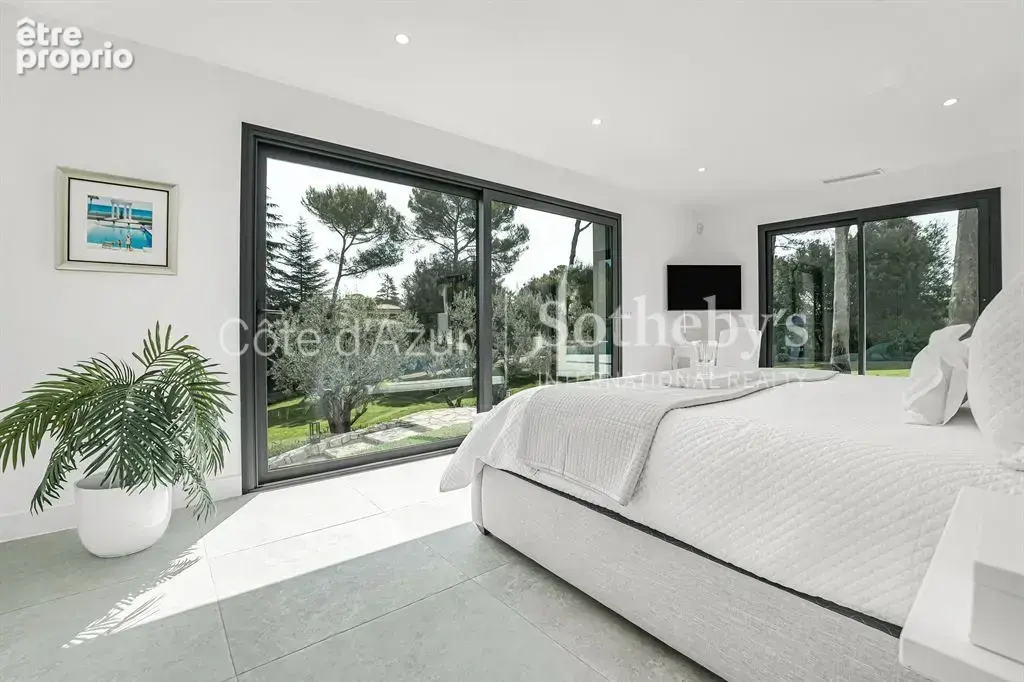 Mougins Les Parcs de Mougins, villa contemporaine rénovée sur un vaste terrain paysager - photo 13