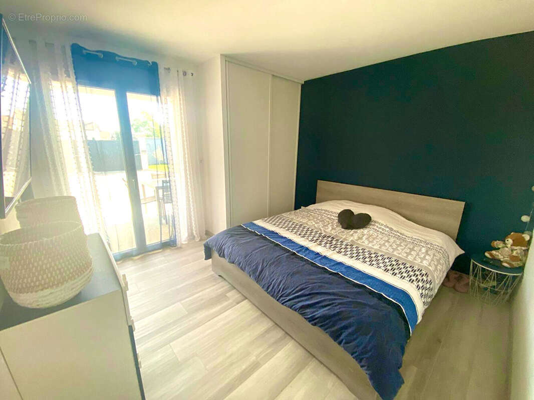 Maison de plain-pied, Saint-Maurice-de-Gourdans 154 m2 sur un terrain de 637m² - photo 12