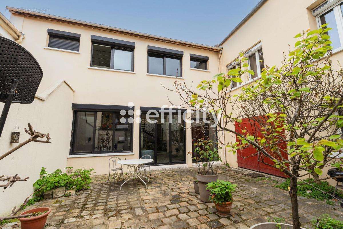Maison à GENNEVILLIERS